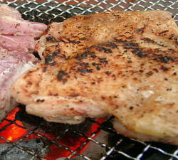 炭火で調理済み